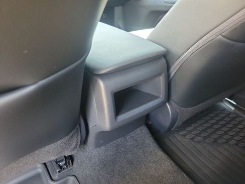 Used 2023 Toyota Camry SE FWD image 11
