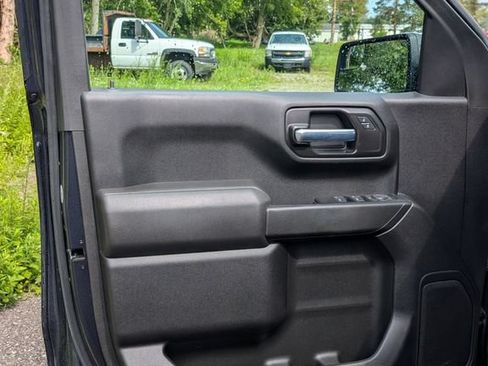 Used 2023 Chevrolet Silverado 1500 Custom AWD/4WD image 5