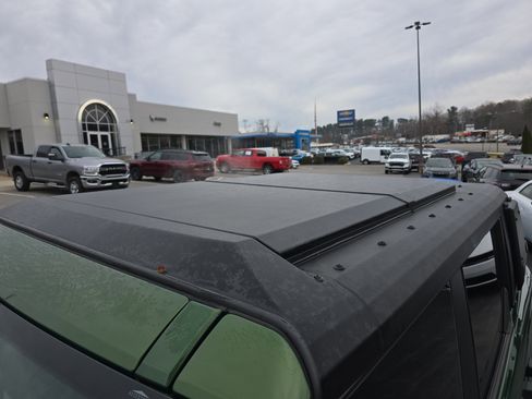 Used 2023 Ford Bronco Badlands image 12