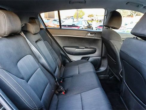 Used 2021 Kia Sportage LX image 19