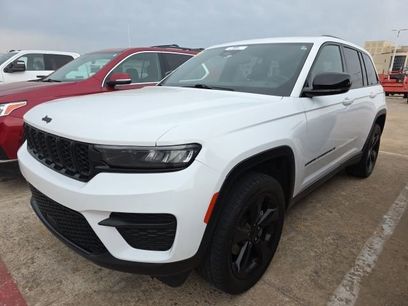 Used 2023 Jeep Grand Cherokee Altitude