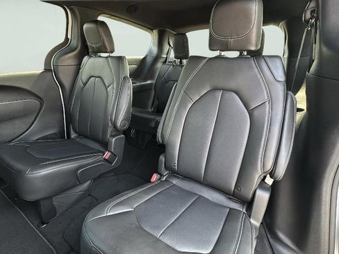 New 2026 Chrysler Voyager LX image 23