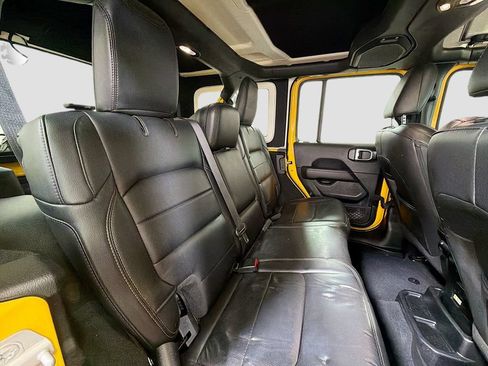 Used 2019 Jeep Wrangler Unlimited Sahara w/ Quick Order Package 24M Moab AWD/4WD image 29