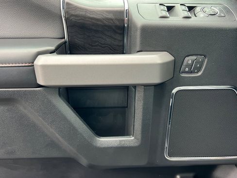 Used 2019 Ford F150 Platinum w/ Equipment Group 701A Luxury image 12