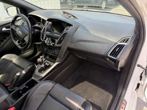 Used 2017 Ford Focus ST w/ Equipment Group 402A FWD image 12