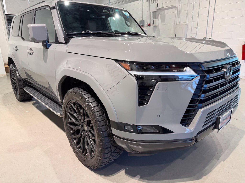 Used 2024 Lexus GX 550 w/ Accessory Package (Z1) AWD/4WD image 3