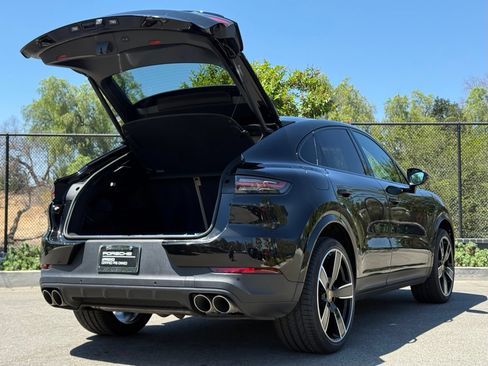 Certified 2023 Porsche Cayenne S AWD/4WD image 30