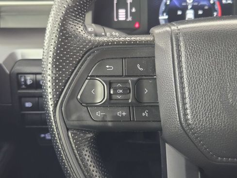 Used 2025 Toyota Tacoma SR5 AWD/4WD image 31