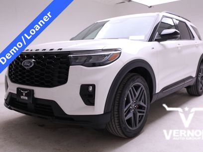 New 2025 Ford Explorer ST-Line w/ Premium Package