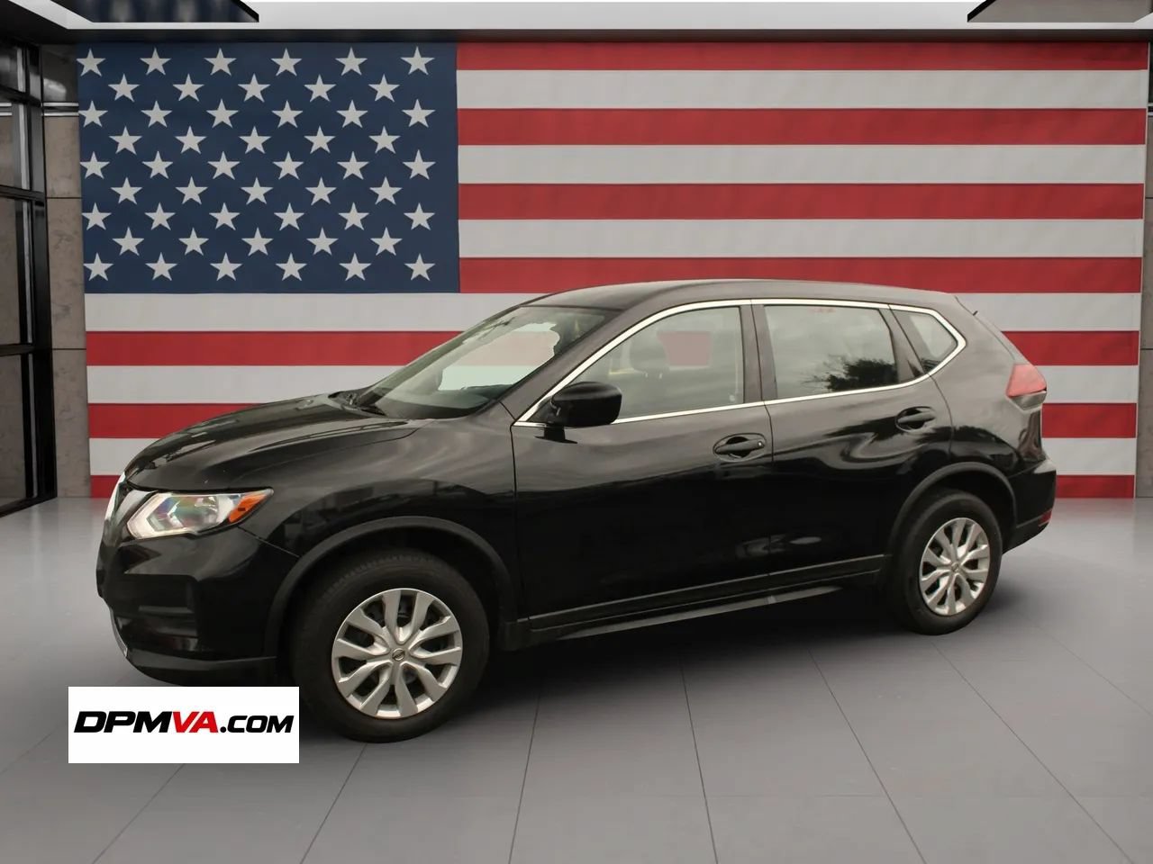 Used 2018 Nissan Rogue S AWD/4WD image 2