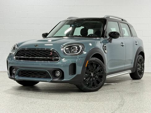Used 2024 MINI Cooper Countryman S FWD image 2