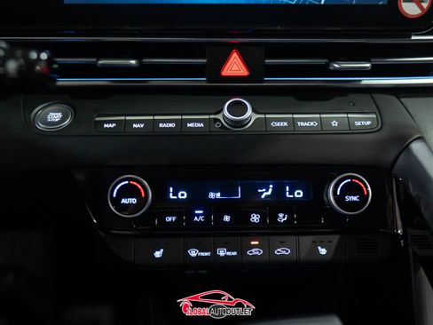 Used 2025 Hyundai Elantra SEL image 31