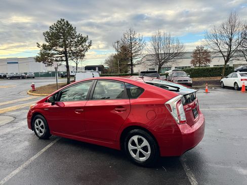 Used 2013 Toyota Prius Three image 32