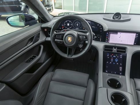 Used 2022 Porsche Taycan GTS AWD/4WD image 39