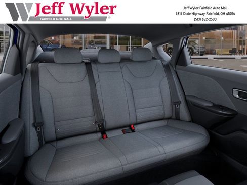 New 2025 Kia K4 EX image 17