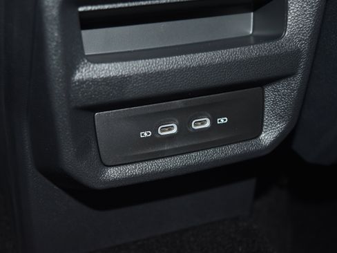 New 2026 Volkswagen Taos SEL image 17