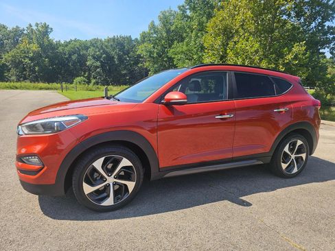 Used 2016 Hyundai Tucson Limited w/ Option Group 03 FWD image 10