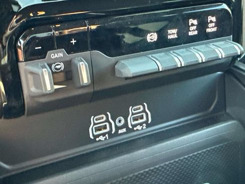 New 2026 RAM 3500 Big Horn AWD/4WD image 24