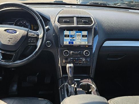 Used 2017 Ford Explorer XLT w/ Equipment Group 202A image 10