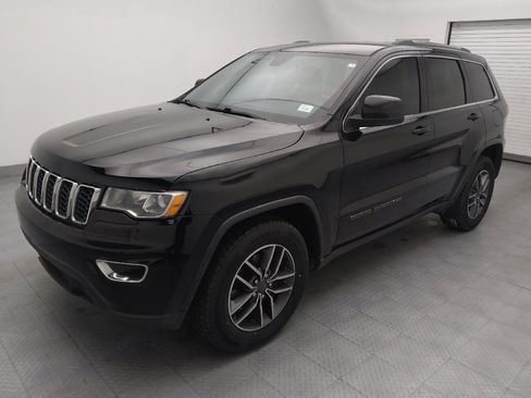 Used 2019 Jeep Grand Cherokee Laredo w/ Laredo X Package image 2