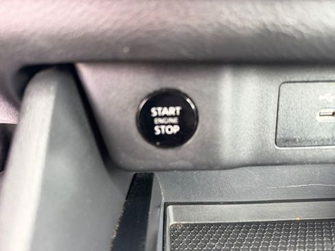 Used 2024 Nissan Rogue S AWD/4WD image 20