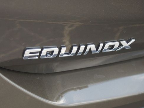 Used 2024 Chevrolet Equinox LT FWD image 17