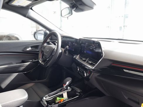 New 2026 Chevrolet Trax RS image 32