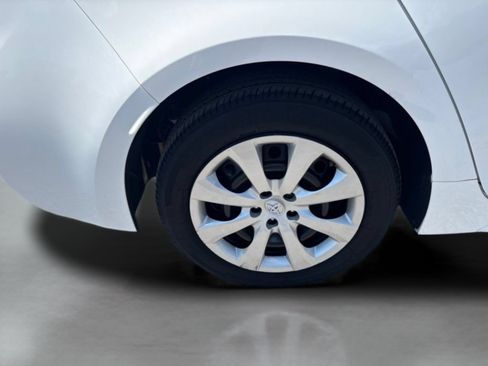 Used 2025 Toyota Corolla LE FWD image 25