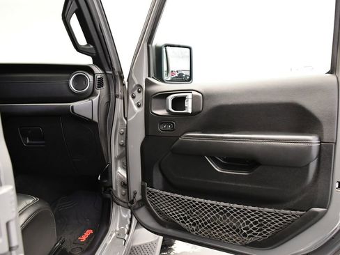 Used 2021 Jeep Wrangler Unlimited Sahara image 39