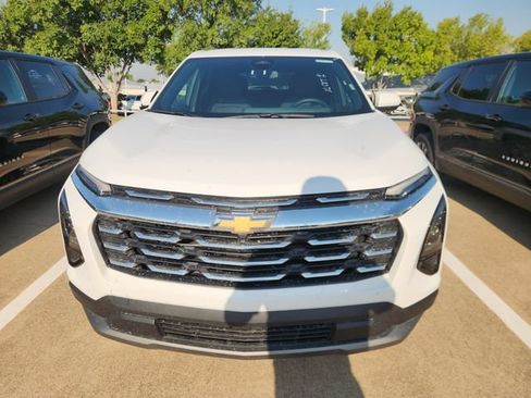Used 2026 Chevrolet Equinox LT FWD image 2