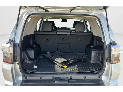 Certified 2023 Toyota 4Runner TRD Off-Road Premium w/ Moonroof Package AWD/4WD image 9