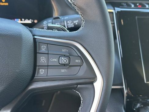 New 2025 Jeep Grand Cherokee L Laredo image 21