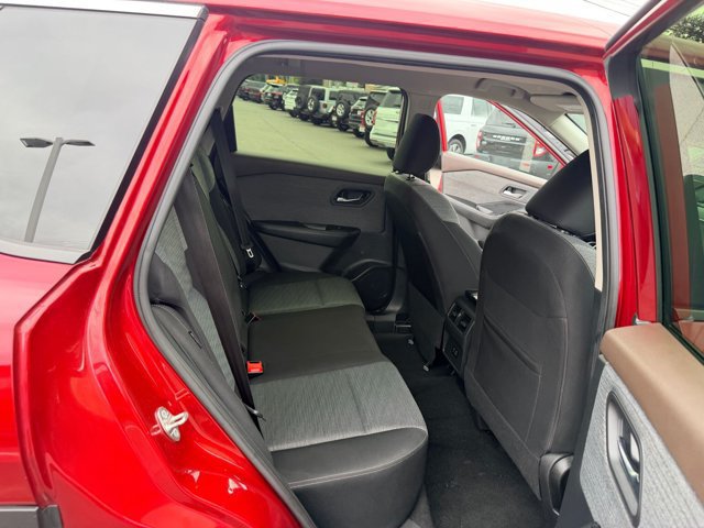 Used 2023 Nissan Rogue SV AWD/4WD image 21