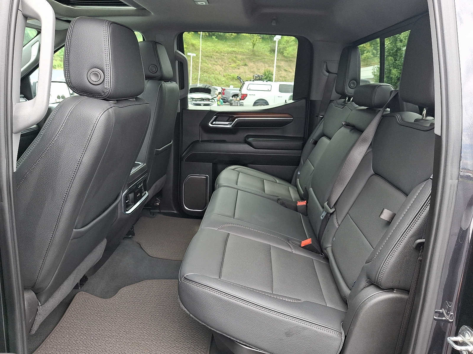 Used 2024 GMC Sierra 1500 Denali w/ Denali Reserve Package AWD/4WD image 10