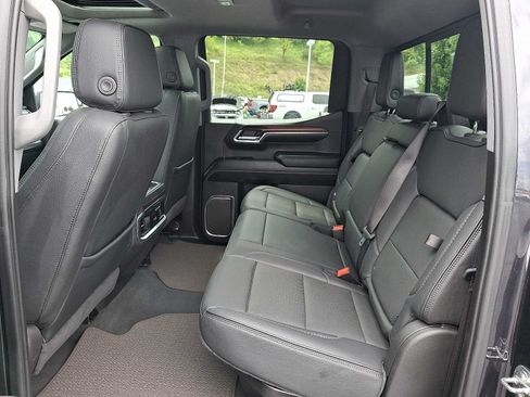 Used 2024 GMC Sierra 1500 Denali w/ Denali Reserve Package AWD/4WD image 10