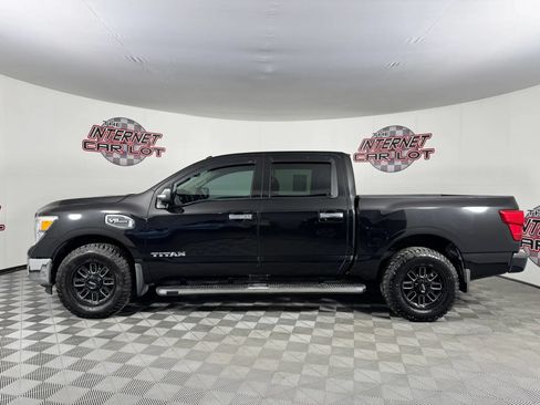 Used 2017 Nissan Titan SV AWD/4WD image 4