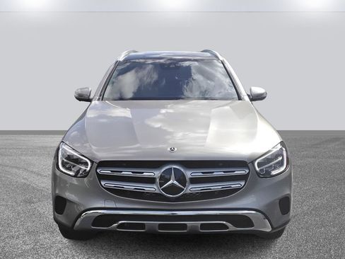 Used 2022 Mercedes-Benz GLC 300 image 2