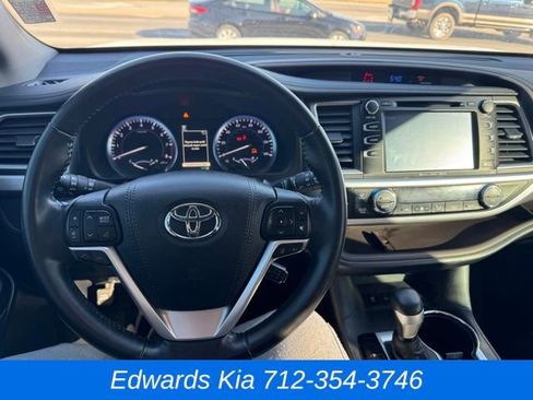 Used 2018 Toyota Highlander XLE w/ Protection Package #3 image 25