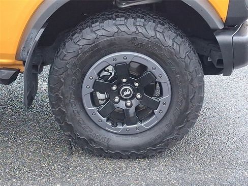 Used 2022 Ford Bronco Badlands image 8