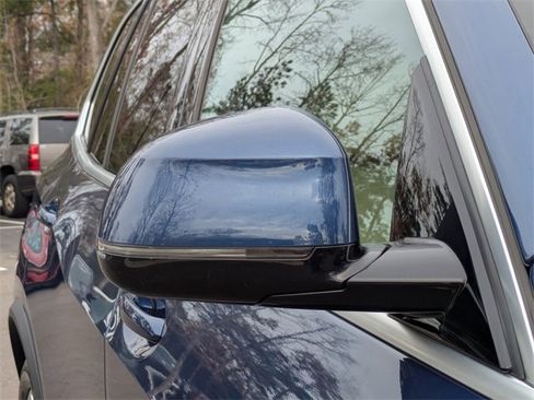 Used 2022 BMW X5 xDrive40i w/ Premium Package image 12