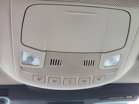 Used 2023 Lincoln Nautilus FWD w/ Premium Package image 8