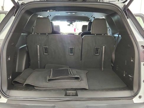 Used 2023 Chevrolet Traverse LT FWD image 40