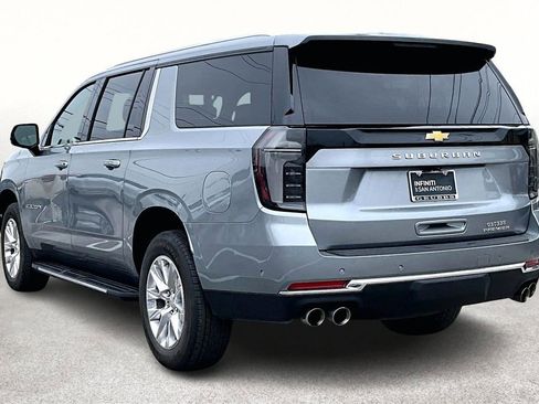 Used 2025 Chevrolet Suburban Premier image 15
