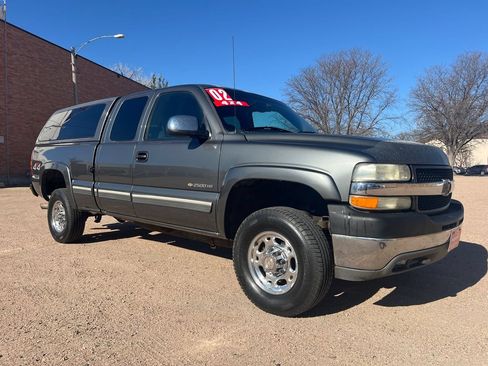 Used 2002 Chevrolet Silverado 2500 LS w/ Electrical Convenience Pkg AWD/4WD image 1