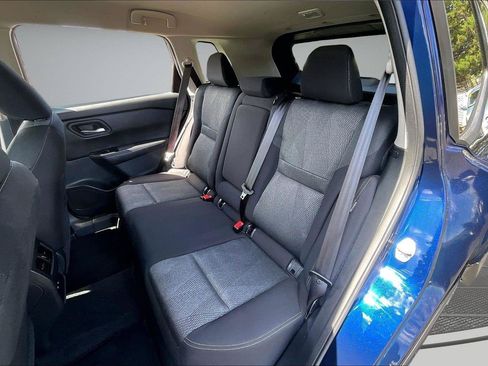 Used 2025 Nissan Rogue SV AWD/4WD image 23