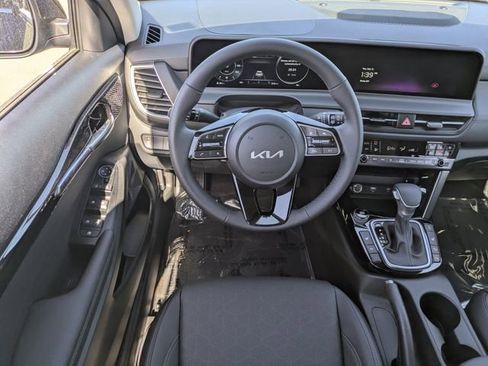 New 2026 Kia Seltos EX image 17