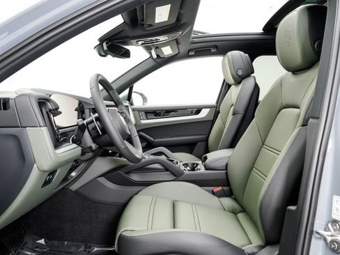 New 2026 Porsche Cayenne AWD/4WD image 9