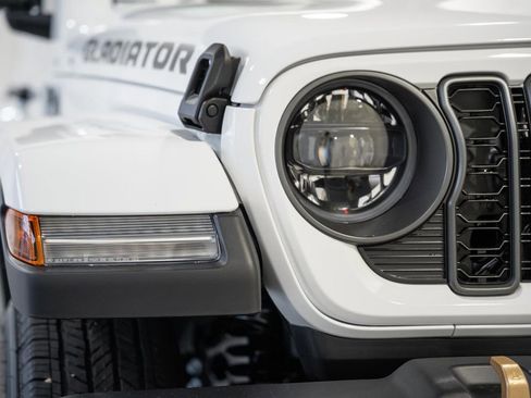 New 2026 Jeep Gladiator Overland AWD/4WD image 11