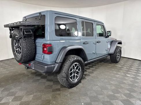 Used 2025 Jeep Wrangler Unlimited Rubicon AWD/4WD image 3