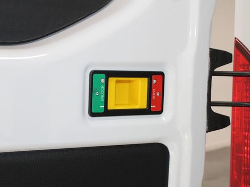 New 2026 Ford Transit 250 148 Medium Roof w/ Load Area Protection Package image 15